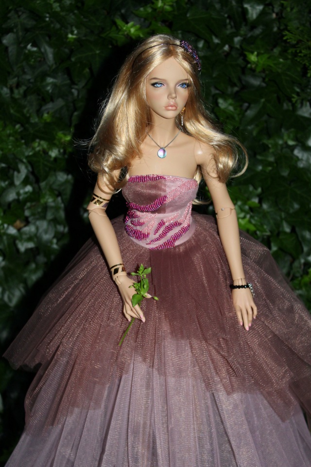 Мисс Бэйбики 2019. Бианка и волшебный цветок. Вечерняя прогулка по саду (фото 8)