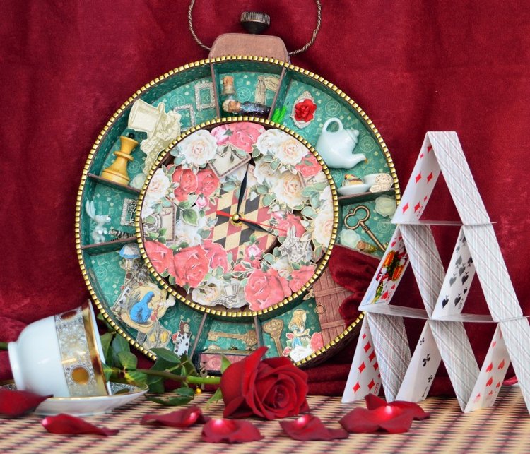 Часы "Моя Алиса" с миниатюрой (фото 3)