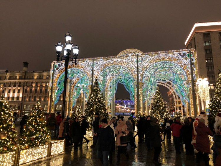 Москва предновогодняя... выставка новогодних елок в ГУМе - очень красиво