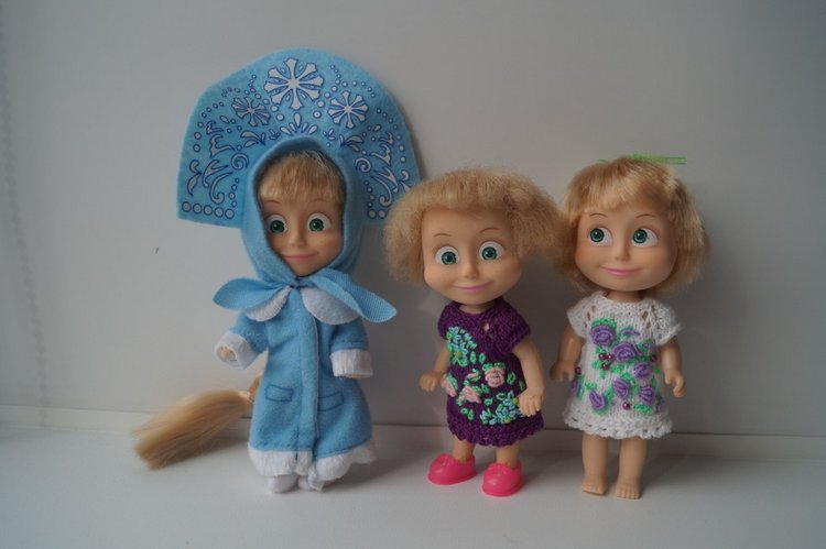 Вторая выписка октября. Машенька здорова. Кукла из лужи стала милашкой. Коровка замычала. Как поставить Лолочку на ножки,