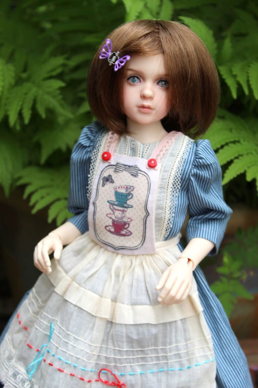 Розочка в образе Алисы. Домашнее видео