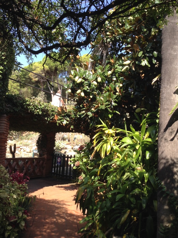 Путешествие Минуш в Испанию. Каталония. Ч.3. Райские сады