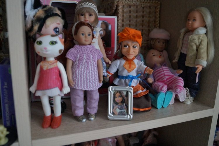 Вторая выписка ноября. Как поставить куклу на ножки, если их нет. Соединяю туловище и голову. У нас и пирамидки лечатся