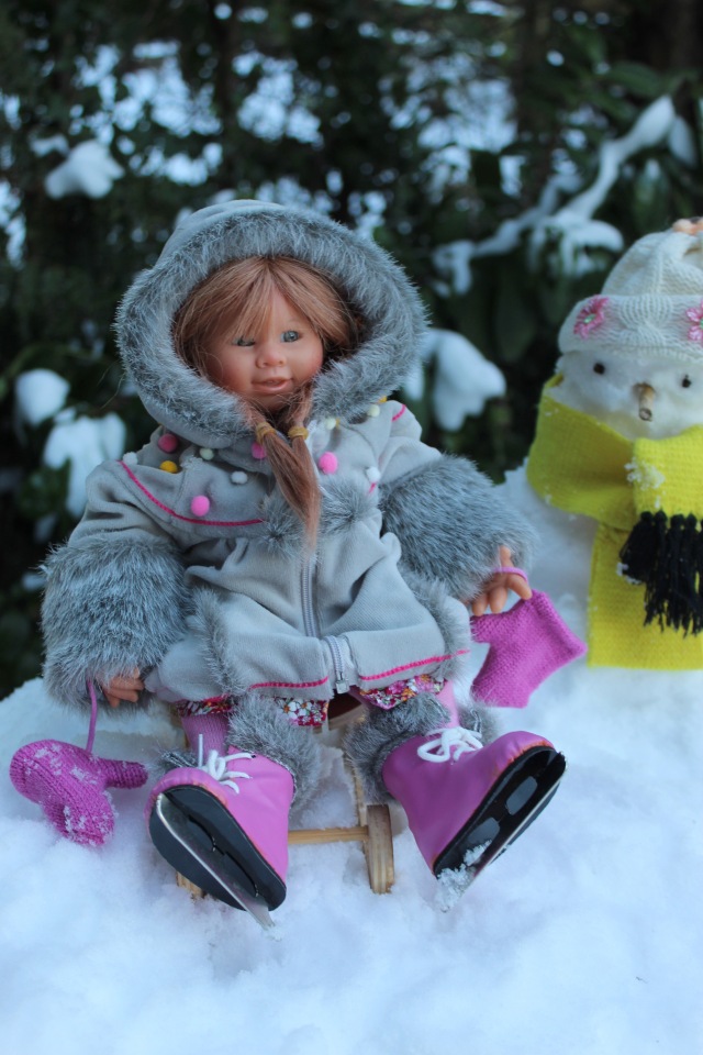 Снежные забавы Кети и Рози. Провожаем зиму (фото 2)