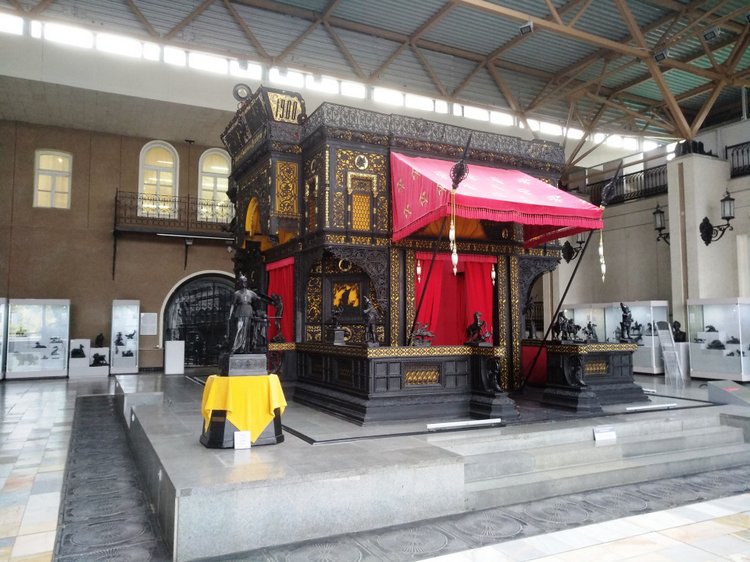 Тайна моего имени. Часть шестая. День рождения – одно сплошное огорчение. Но не только