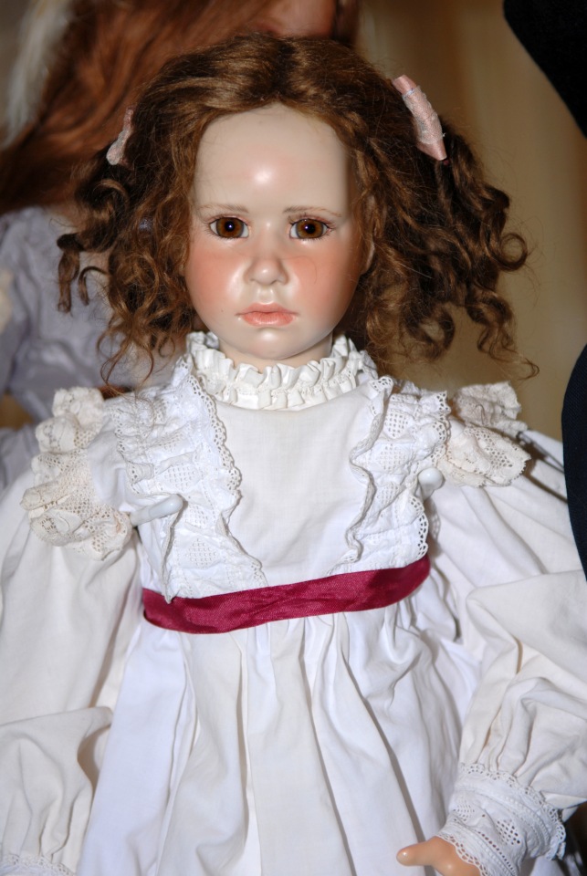 История о том, как я поставила кукол в витрину. Проект "За стеклом"