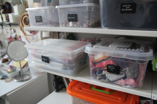 Моя мастерская — Хранение кукол и материалов: организация рабочего места