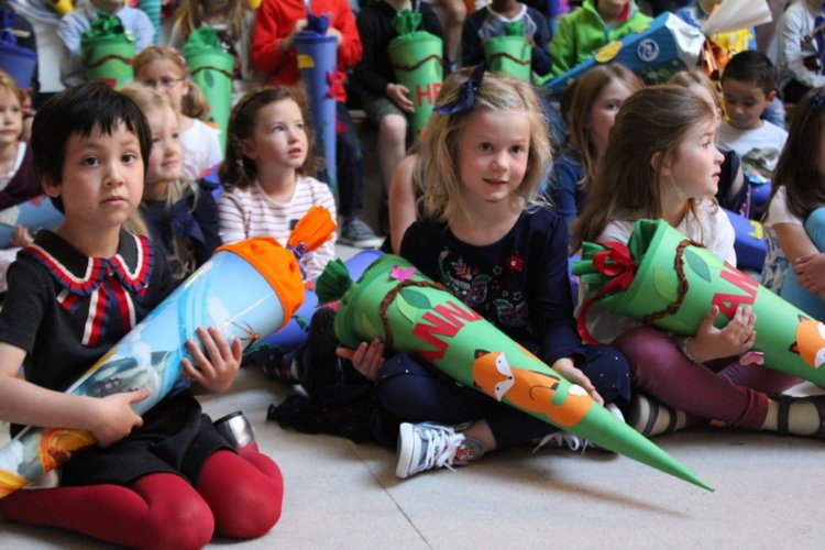 Что такое Schultüte? И с чем его едят