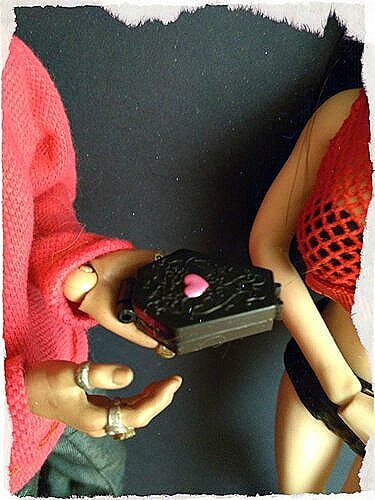 У пилона — Игровые куклы разных производителей (Разное): редкие бренды