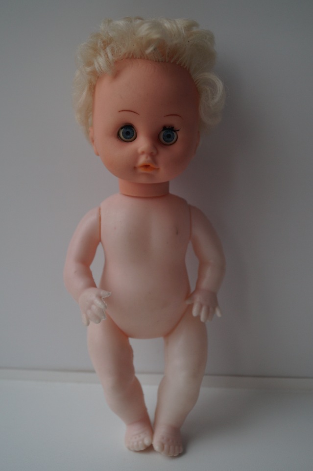 Вторая выписка ноября. Как поставить куклу на ножки, если их нет. Соединяю туловище и голову. У нас и пирамидки лечатся