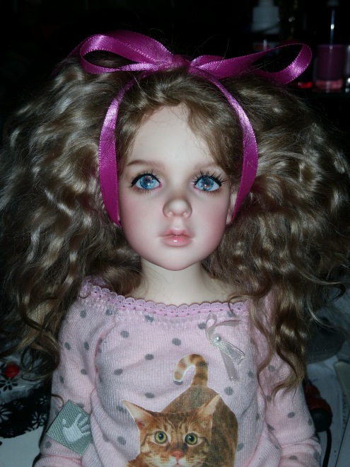 В поисках образа. Розочка примеряет парички. Опросник