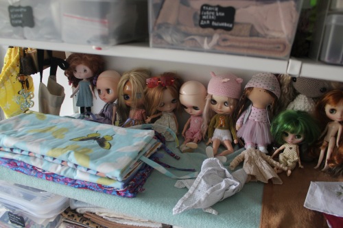 Моя мастерская — Хранение кукол и материалов: организация рабочего места