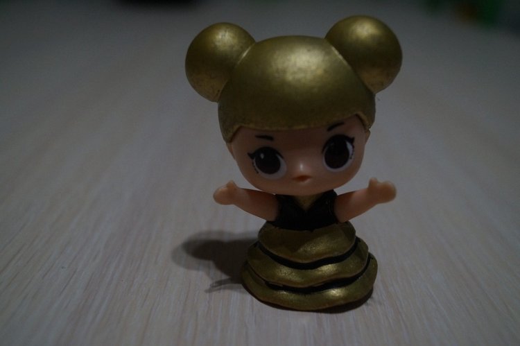 Вторая выписка октября. Машенька здорова. Кукла из лужи стала милашкой. Коровка замычала. Как поставить Лолочку на ножки,