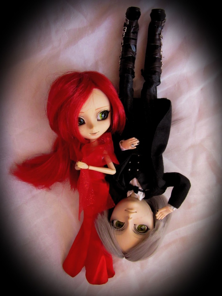 Забытый вальс алого и серого