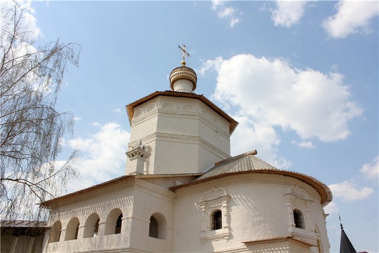 Накануне Светлого Праздника Пасхи. Старица, Свято-Успенский монастырь