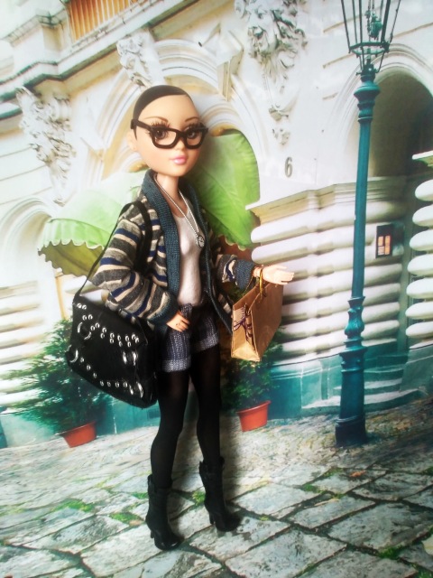 Кукла с красивыми глазами