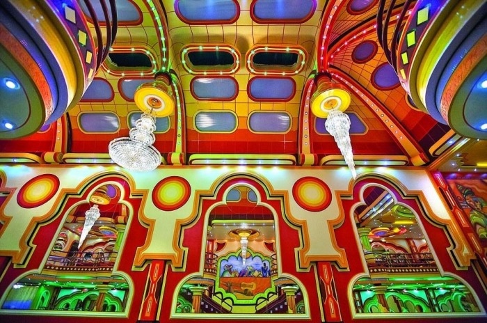 Разноцветные и сказочные города мира