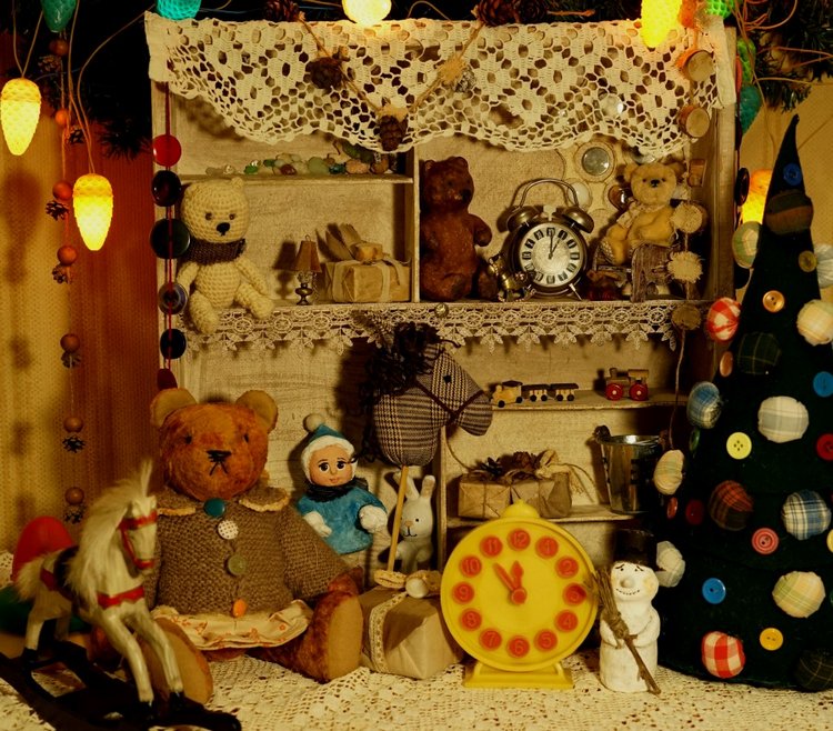 Зимний вечер. Старые игрушки