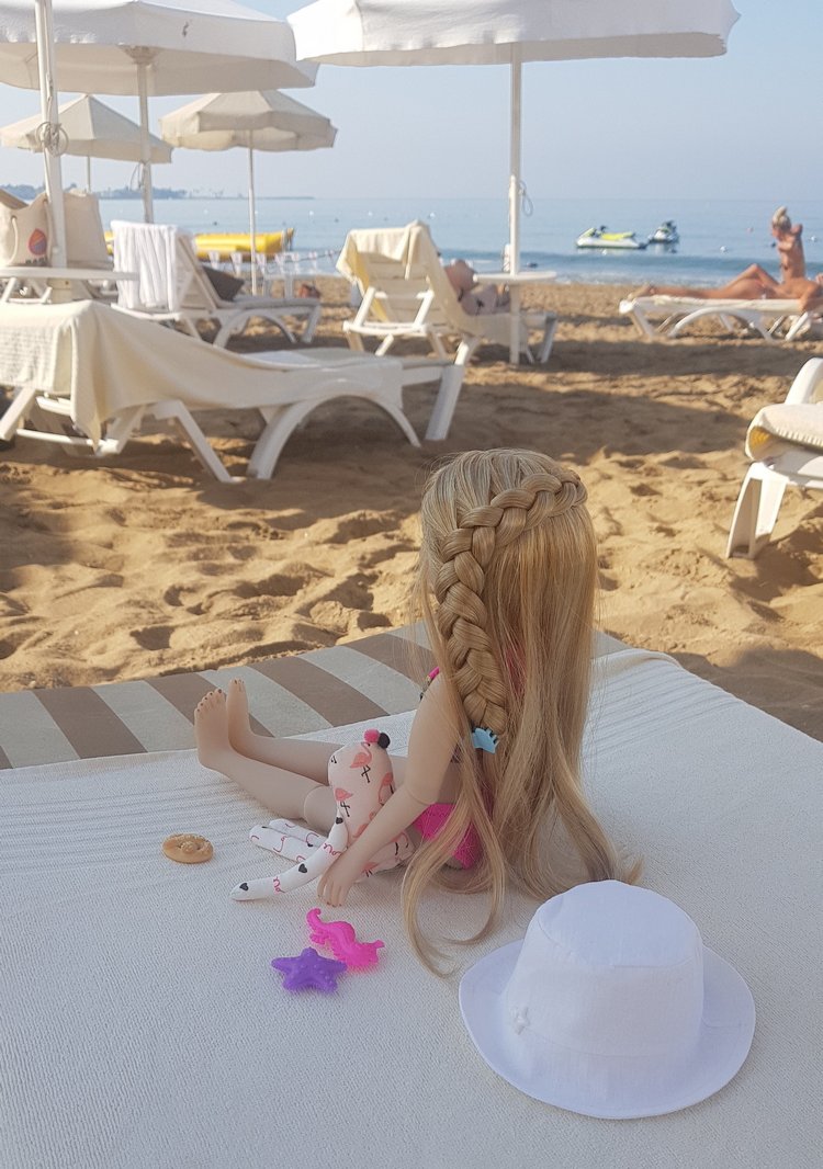 Инес на море — Куклы Ruby Red (Руби Ред) Fashion Friends: Siblies