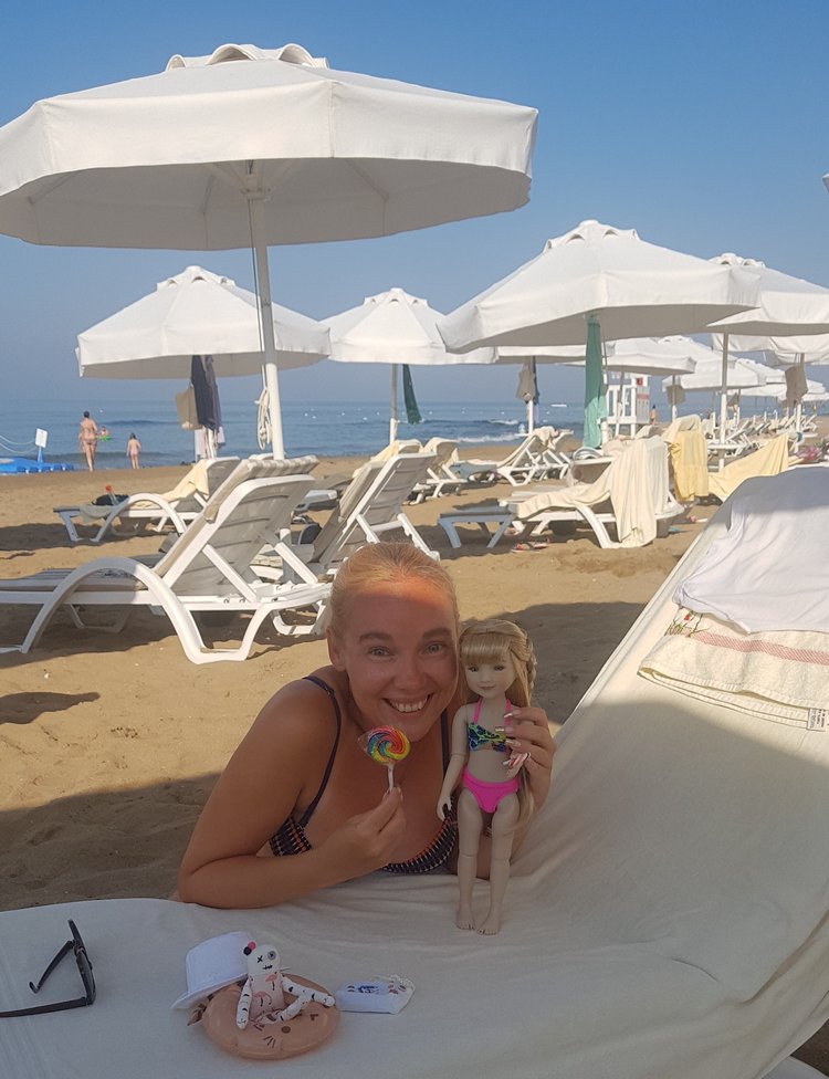 Инес на море — Куклы Ruby Red (Руби Ред) Fashion Friends: Siblies