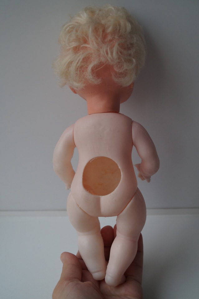 Вторая выписка ноября. Как поставить куклу на ножки, если их нет. Соединяю туловище и голову. У нас и пирамидки лечатся