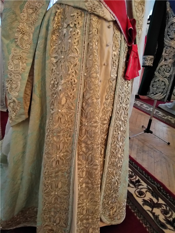 Выставка костюмов к фильму " Матильда"