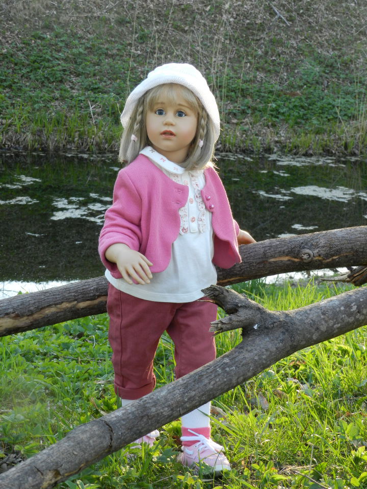 Прогулка подружек тёплым вечерком