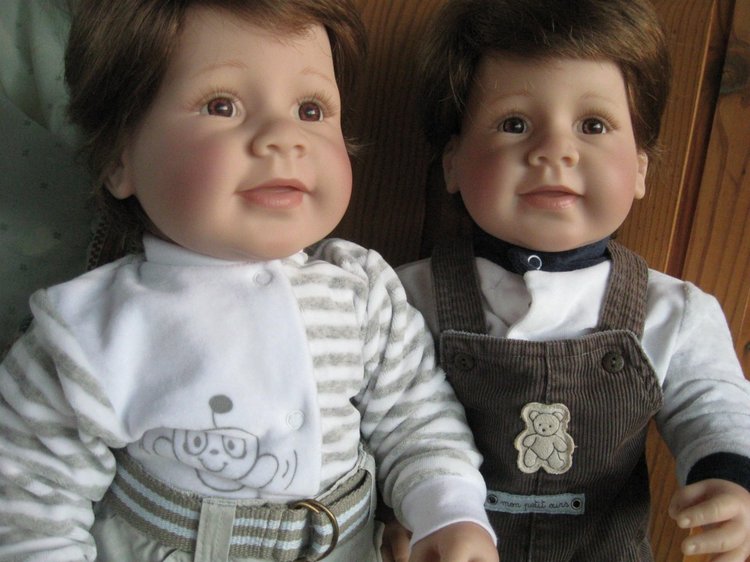 Было нас двое близнецов когда-то