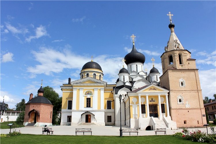 Любимая Старица. Свято-Успенский мужской монастырь