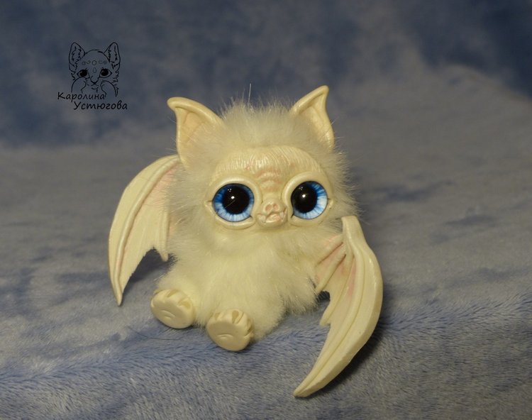 Летучие мышки, белые. Мы наконец-то успели на Хеллоуин