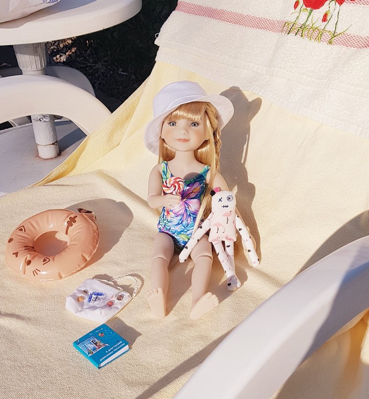 Инес на море — Куклы Ruby Red (Руби Ред) Fashion Friends: Siblies