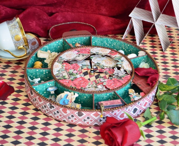 Часы "Моя Алиса" с миниатюрой (фото 4)