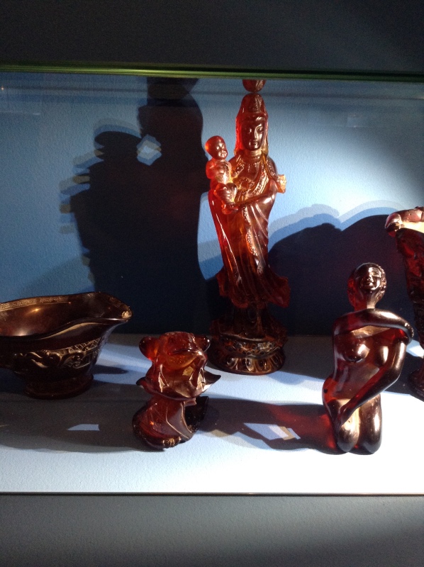 Милая сердцу Божедомка. "Парк янтарного периода". ч.6. (Продолжение). Изделия и украшения из янтаря