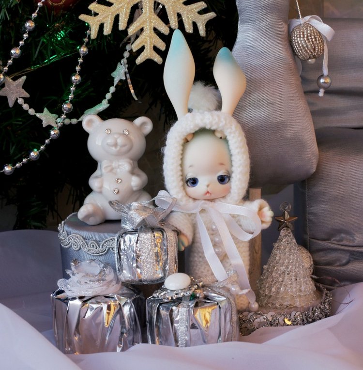 Зайка беленький под елочкой сидел... Dollzone Rabbit Senna