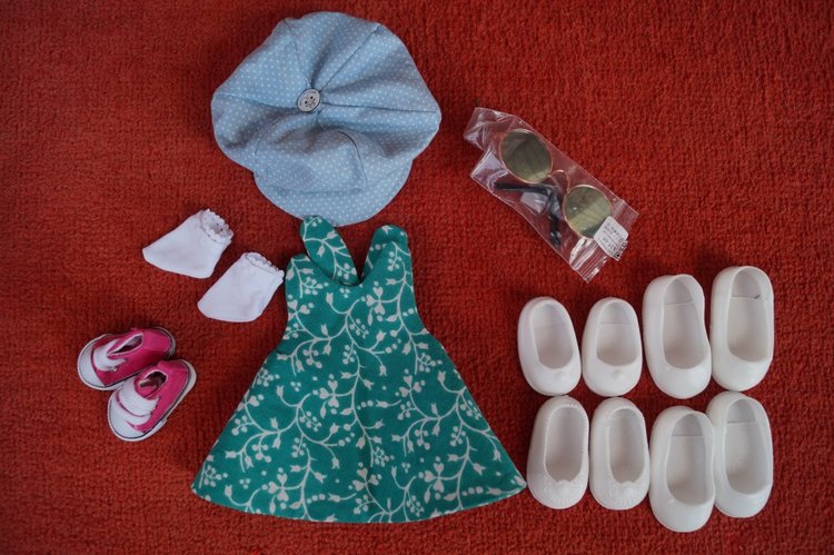 Третья июльская выписка. Вылечила восемь кукол СССР! И всем сшила наряды - за неделю