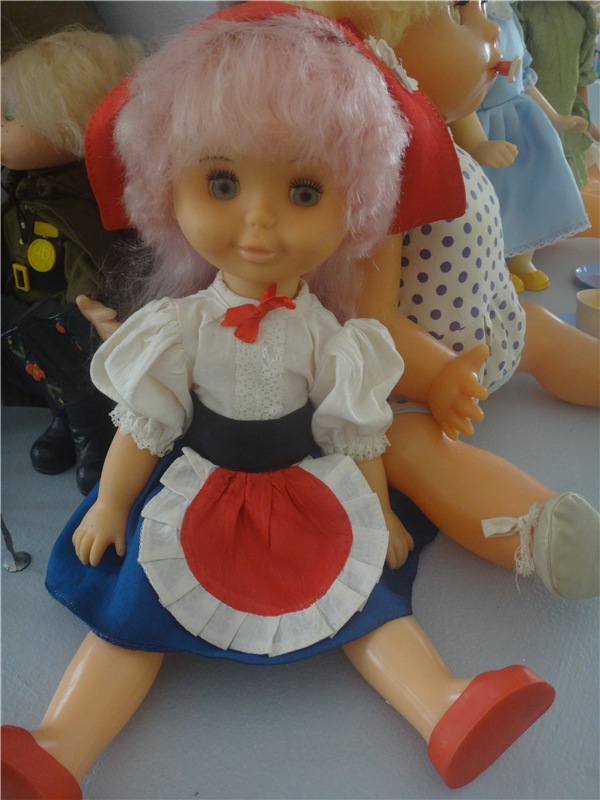 Выставка " Лабиринты кукольной жизни"