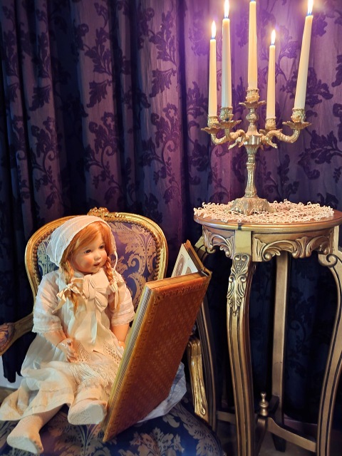 Рождественский вечер маленькой девочки