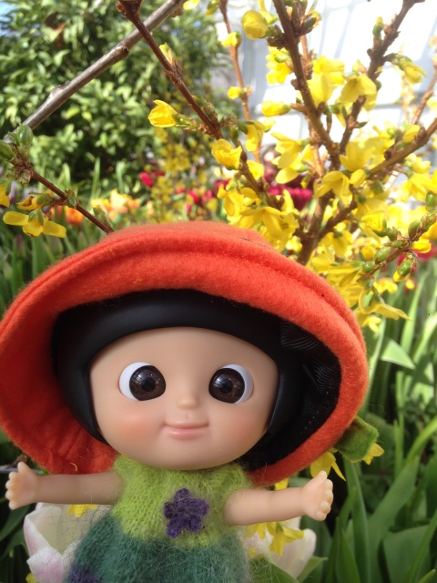 Яркие весенние краски и позитивный Mui-chan