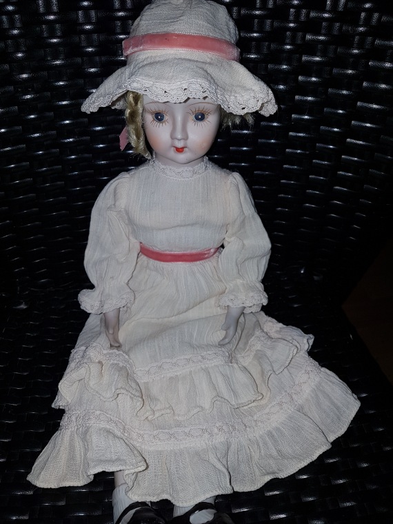 Большая коллекция Винтажных реплик с антикварных кукол