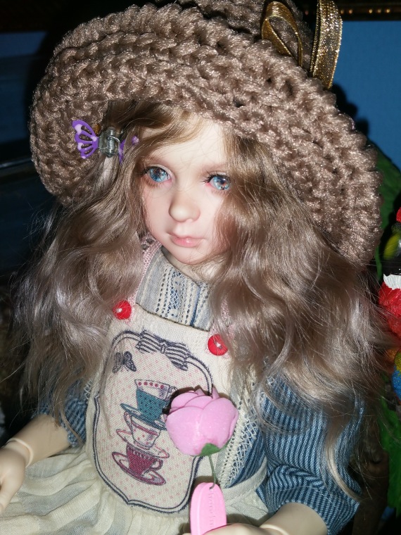 Розочка в образе Алисы. Домашнее видео