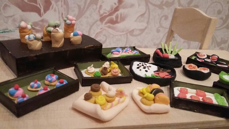 Слепила из того, что было. Кукольная еда из самозастывайки. Бенто