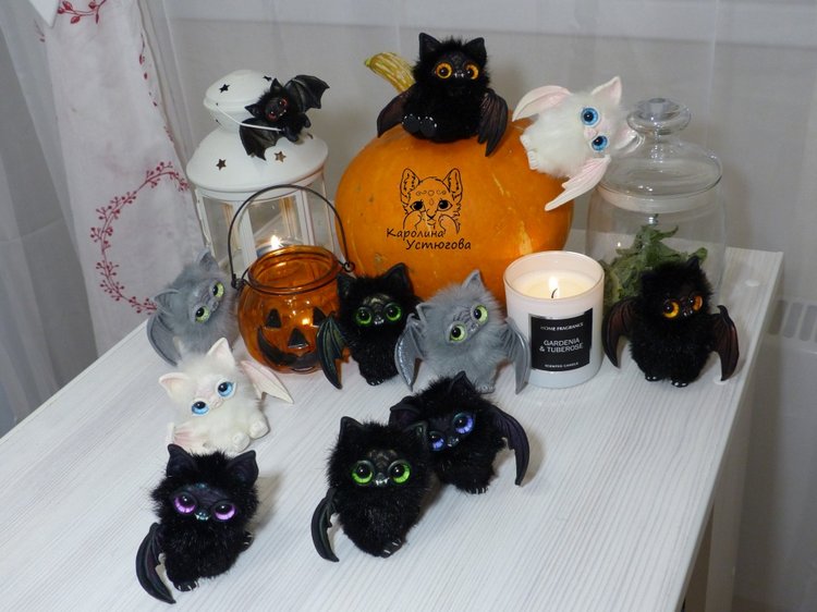 Много летучих мышей... Буууу Halloween