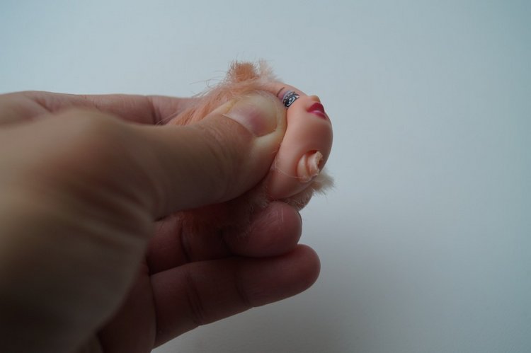 Первая июльская выписка. Две разные поломки шейного крепления - исправляем. Санаторий для кукол. И новые пациенты