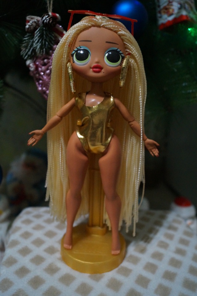 Агаша сшила подарок для сестры на новый год и купальник для Свег LOL OMG (фото 2)