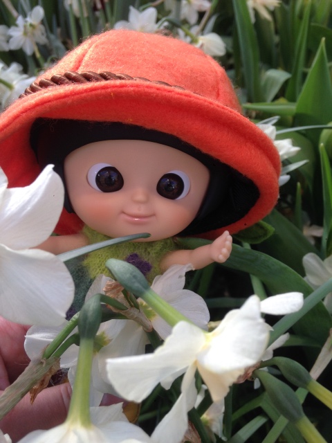 Яркие весенние краски и позитивный Mui-chan