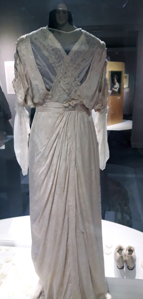 Выставка "Узоры свадьбы кружевной". Зал 2 | Бэйбики Выставка "Узоры свадьбы кружевной". Зал 2