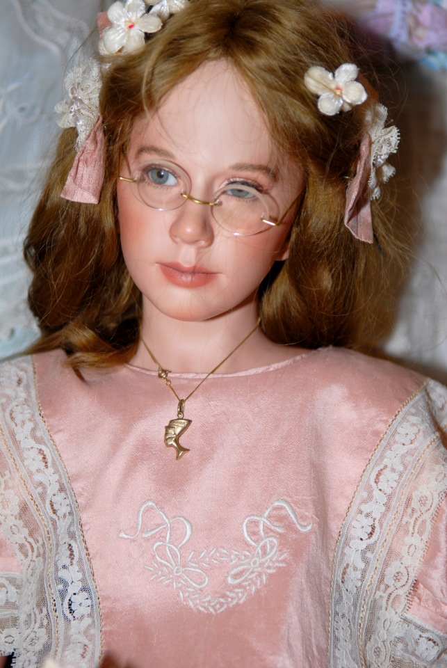 История о том, как я поставила кукол в витрину. Проект "За стеклом"