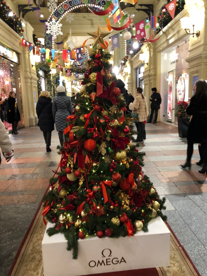 Москва предновогодняя... выставка новогодних елок в ГУМе - очень красиво