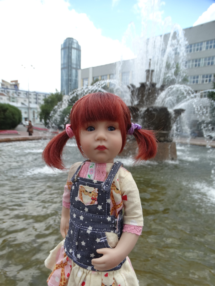 Мицци на прогулке по Екатеринбургу