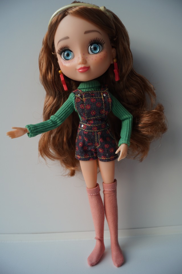 Привет, я Вика! Куклы из серии "Модный шопинг"